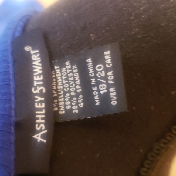 Ashley Stewart Cold Shoulder Ruffle Top Blue Size 18/20 Long Sleeve - Picture 4 of 5